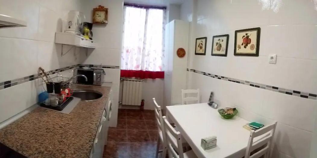Las Golondrinas Habitacion En Piso Centrico Para Una O Dos Personas Zaragoza Ngoại thất bức ảnh